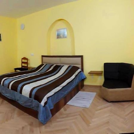 Room 1 Тбилиси Экстерьер фото